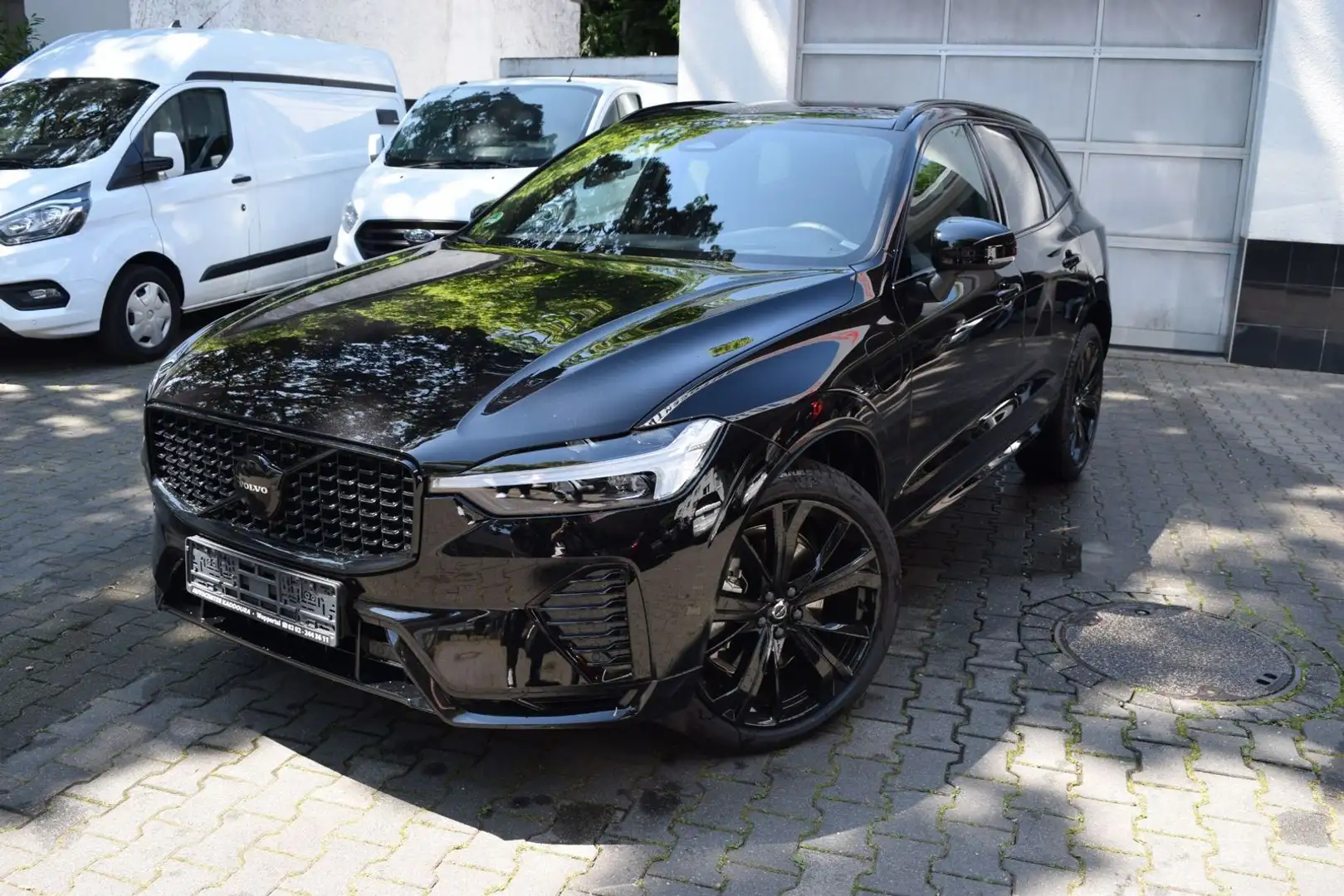 Volvo XC60 T6 AWD Plus Black Edition Head-Up,Pano,St-H Schwarz - 2