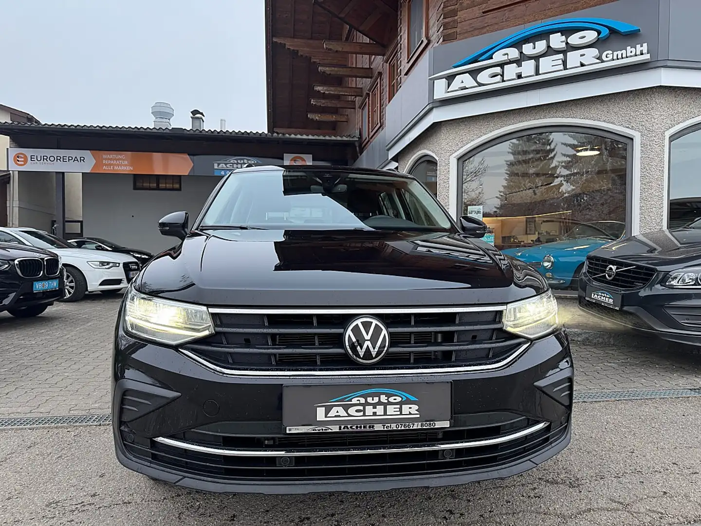 Volkswagen Tiguan 2,0 TDI 4Motion Life DSG Schwarz - 2