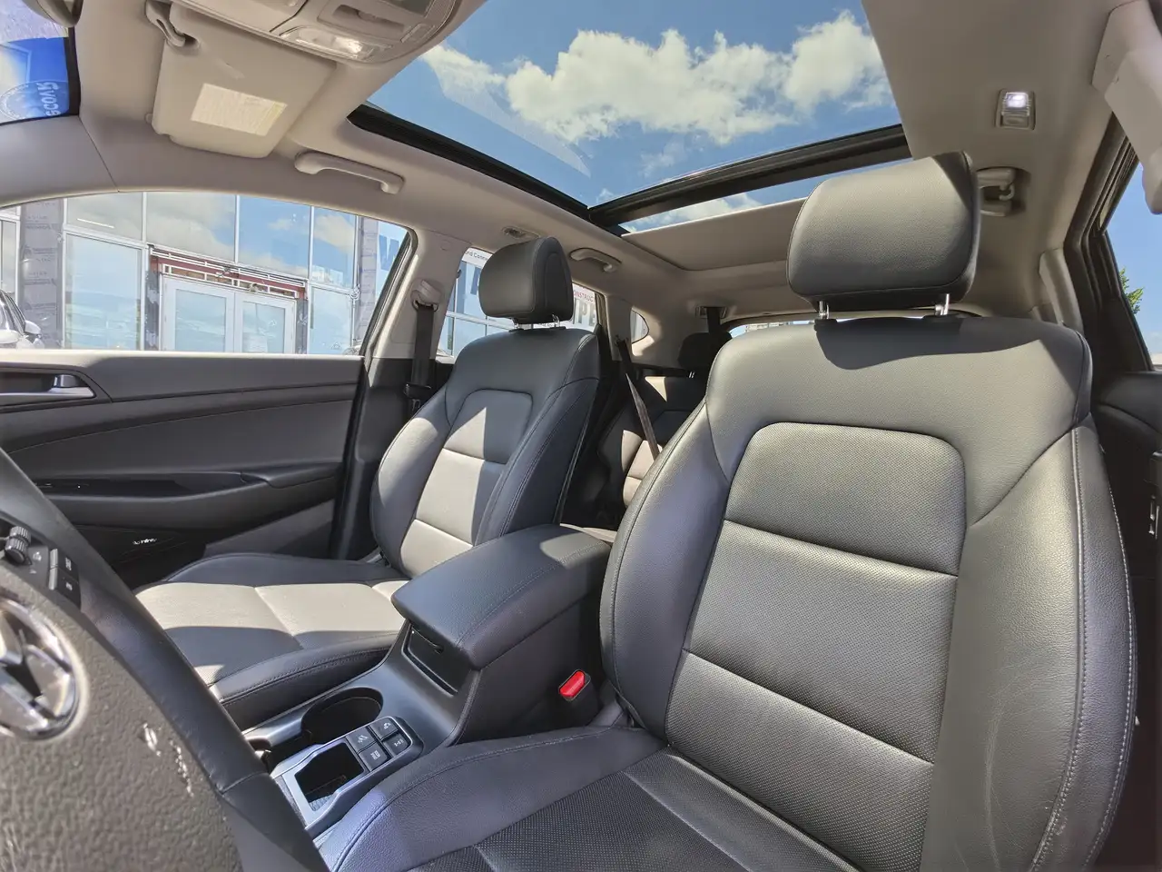 Hyundai TUCSON снимка Hyundai TUCSON