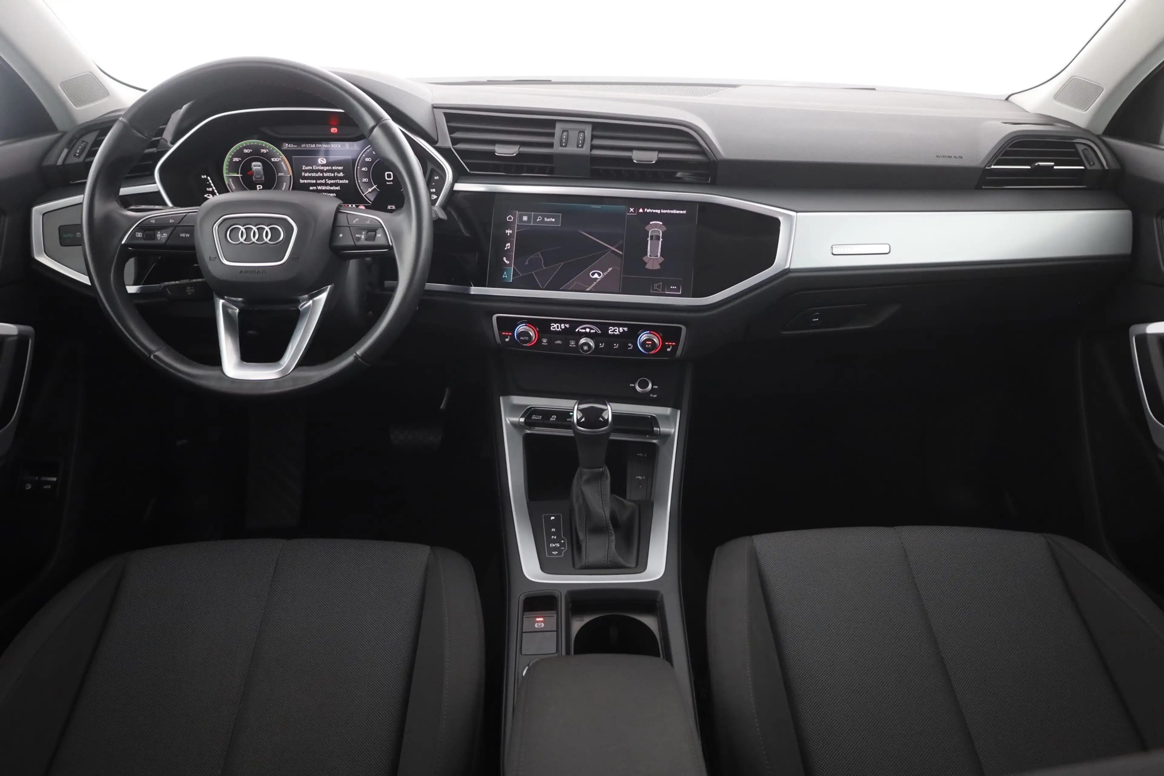 Audi Q3 45 TFSIe LED Navi AHK DAB PDC Tempomat — photo 9