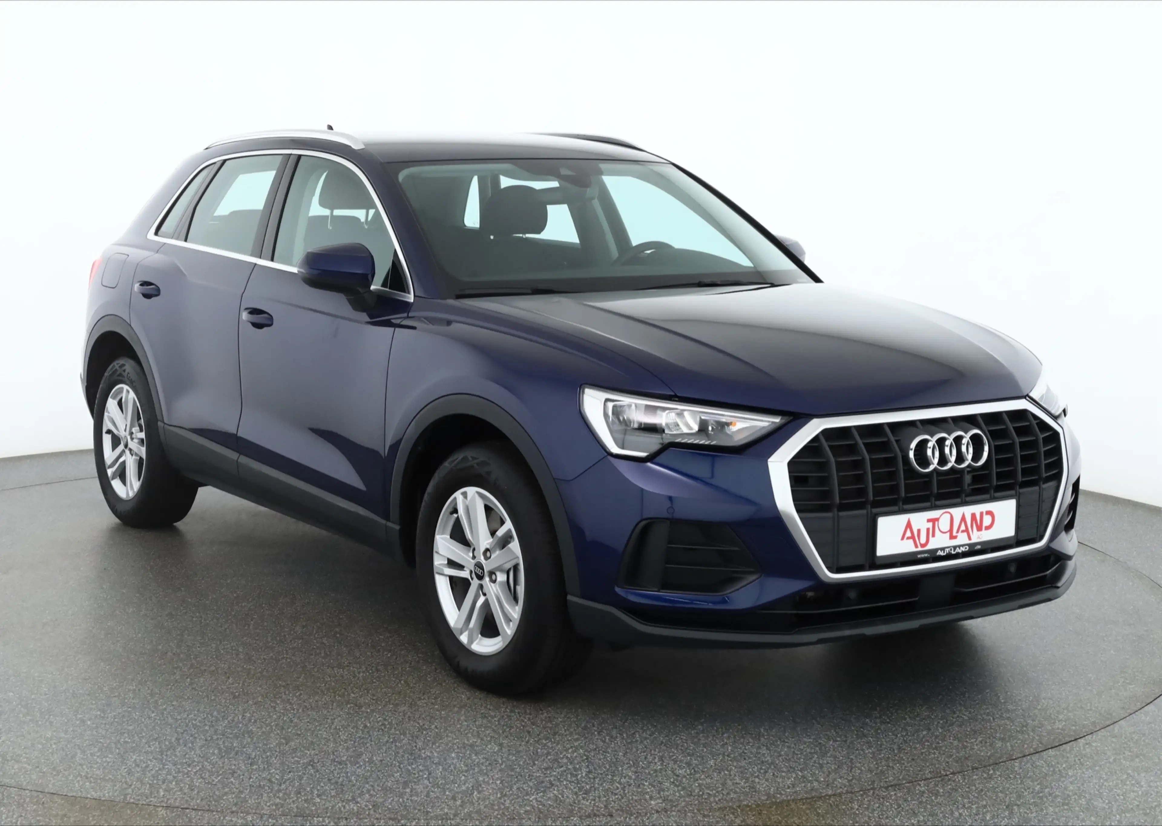 Audi Q3 45 TFSIe LED Navi AHK DAB PDC Tempomat — photo 7