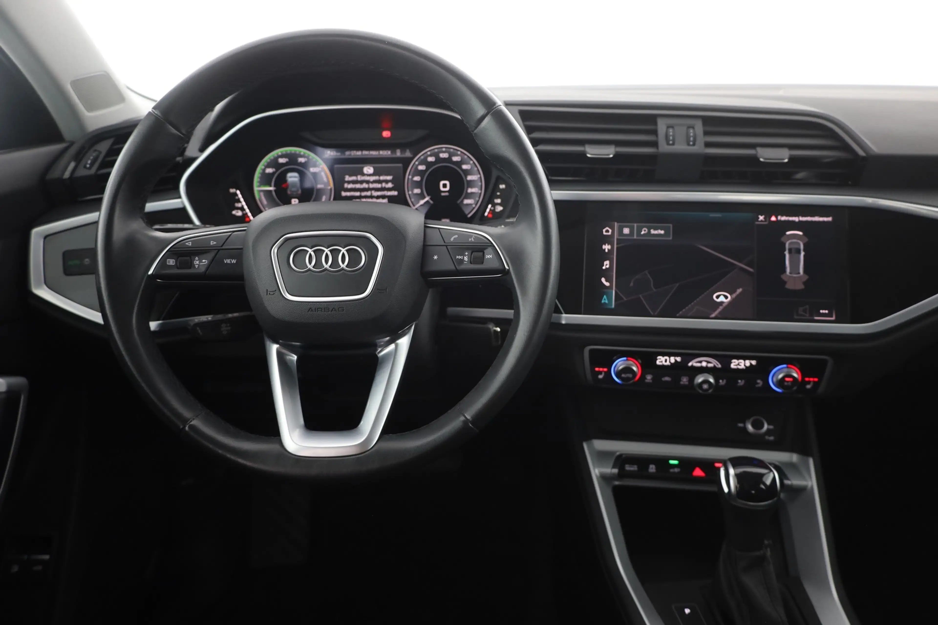 Audi Q3 45 TFSIe LED Navi AHK DAB PDC Tempomat — photo 10