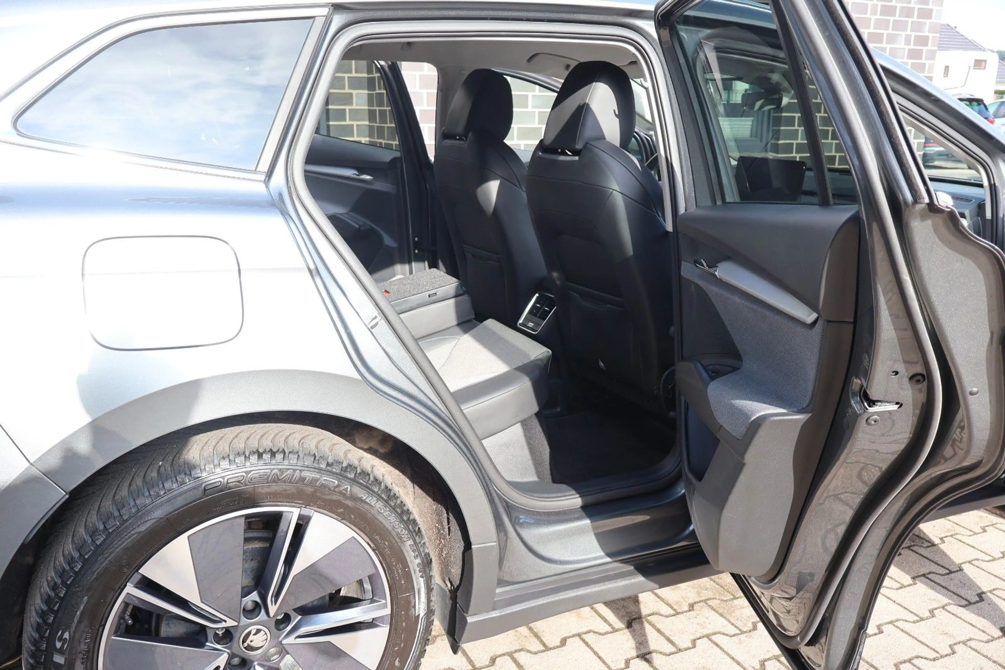 Skoda Enyaq 85 x Loft AHK /Kamera/LED/Allwetterreifen — photo 15