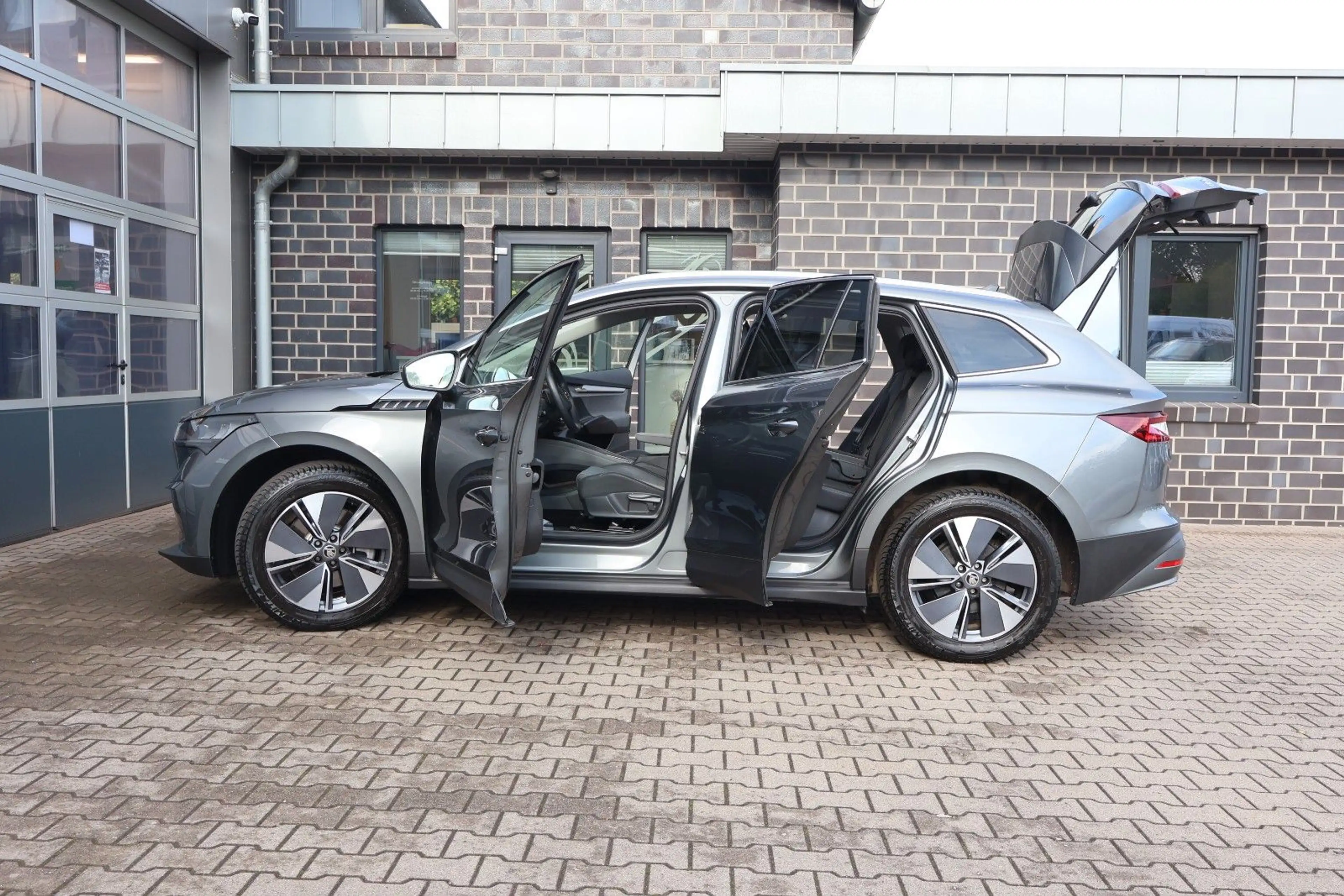 Skoda Enyaq 85 x Loft AHK /Kamera/LED/Allwetterreifen — photo 46