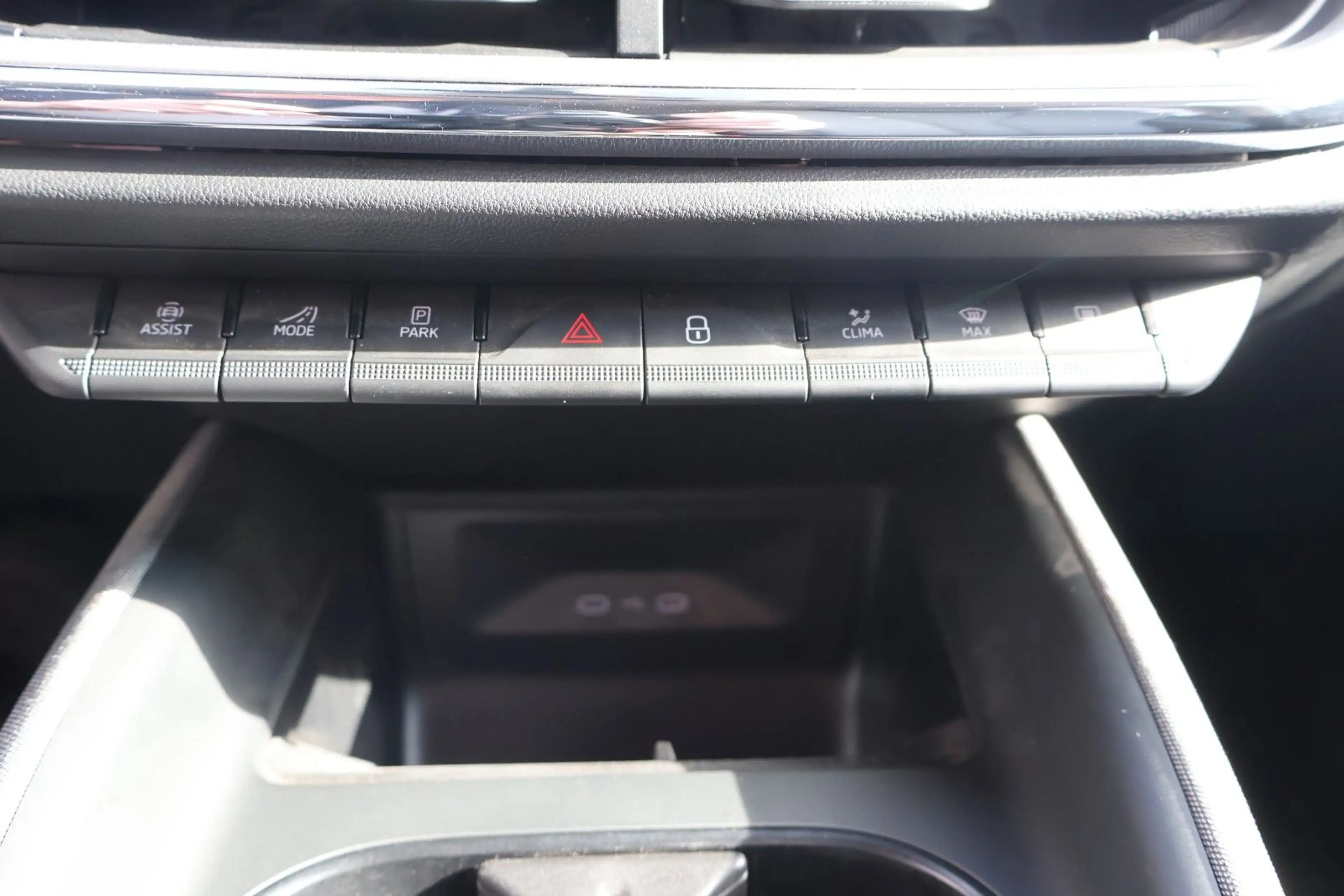 Skoda Enyaq 85 x Loft AHK /Kamera/LED/Allwetterreifen — photo 21