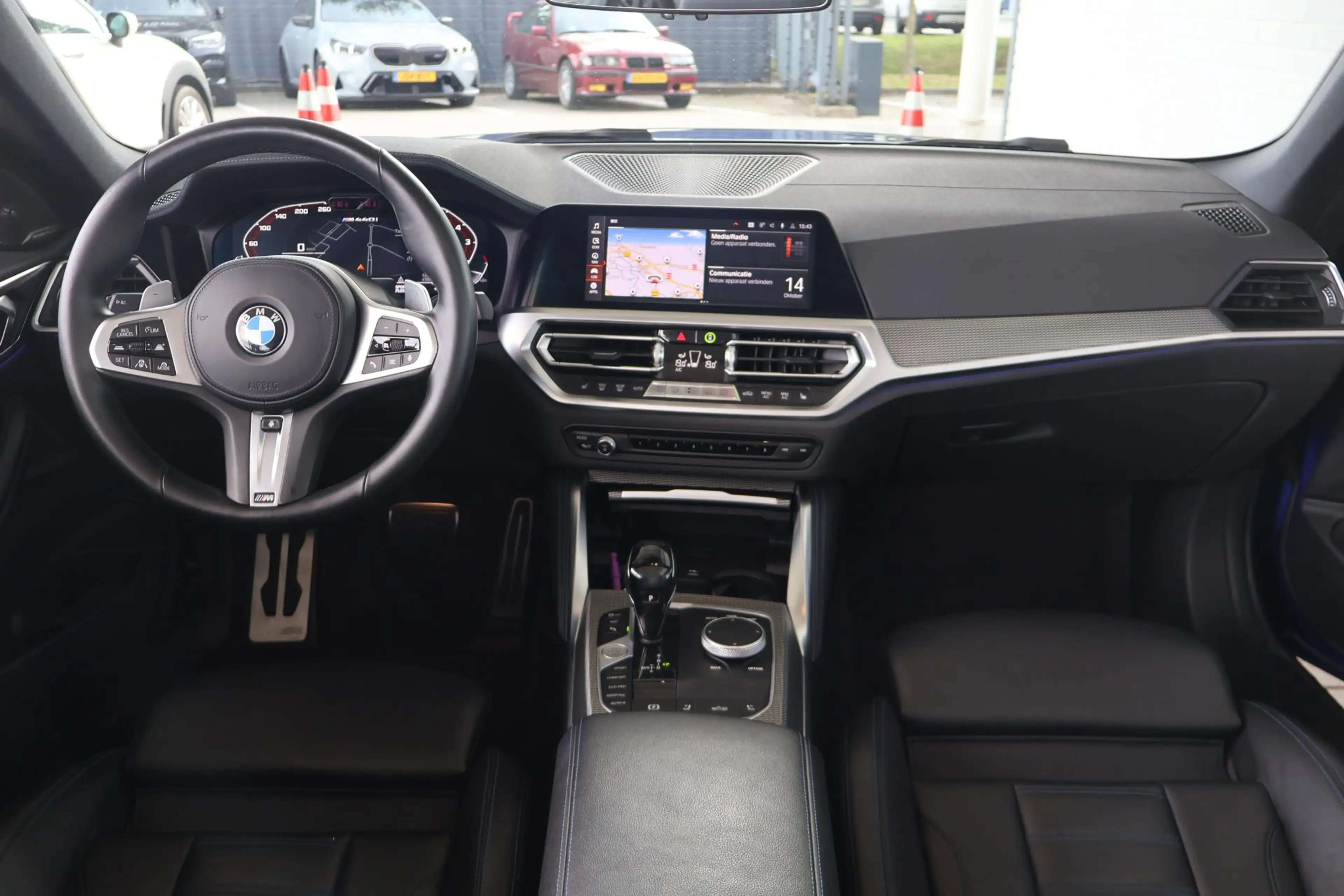 BMW 440 4 Serie Cabrio M440i xDrive | Driving Assistant Pr — photo 11