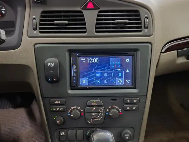 Volvo V70 view 13