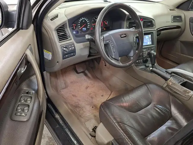 Volvo V70 view 6