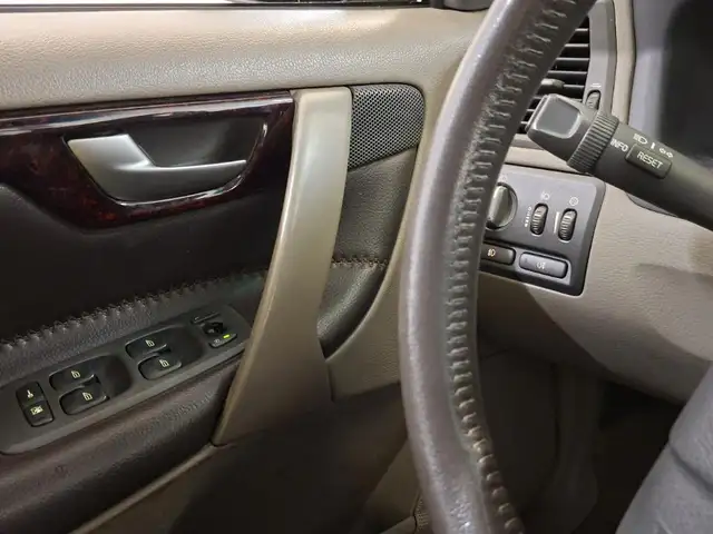 Volvo V70 view 12
