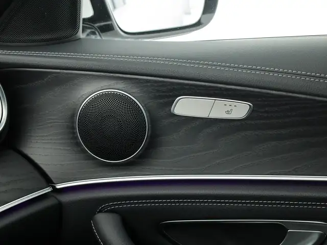 Mercedes-Benz E-Class view 18
