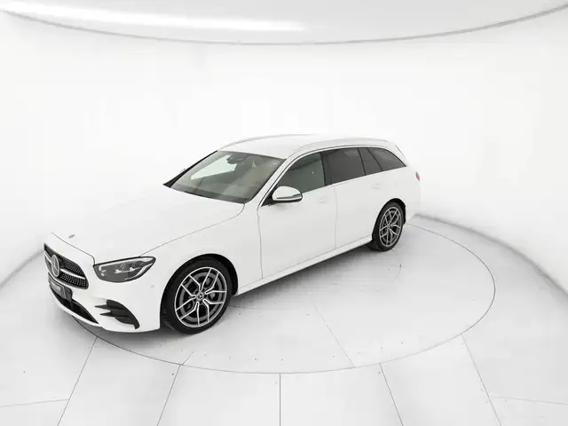 Mercedes-Benz E-Class view 2