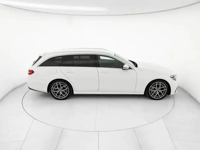 Mercedes-Benz E-Class view 5