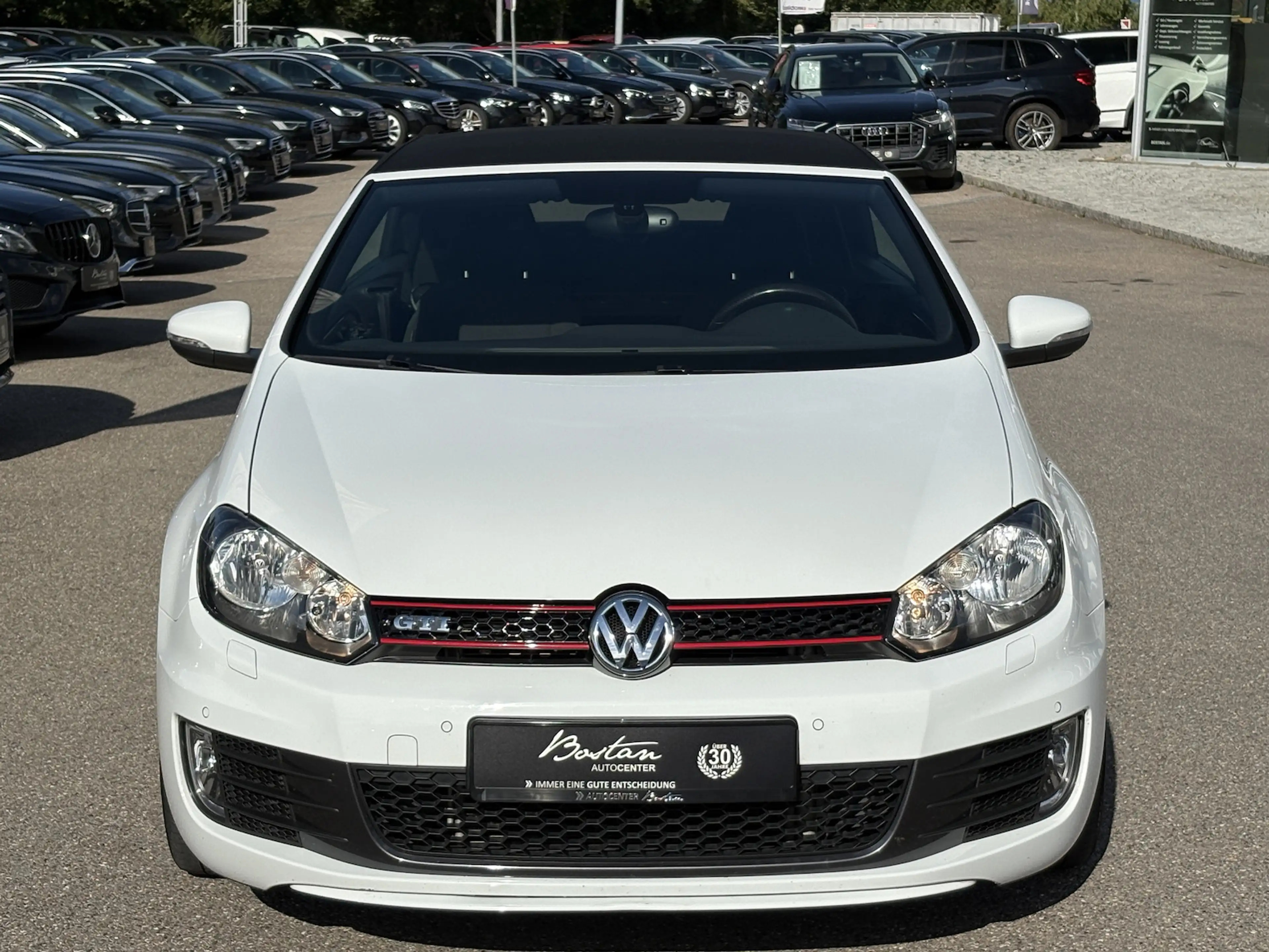Volkswagen Golf Cabriolet VI GTI DSG/AHK/SITZHEIZUNG/1.HAND — photo 10