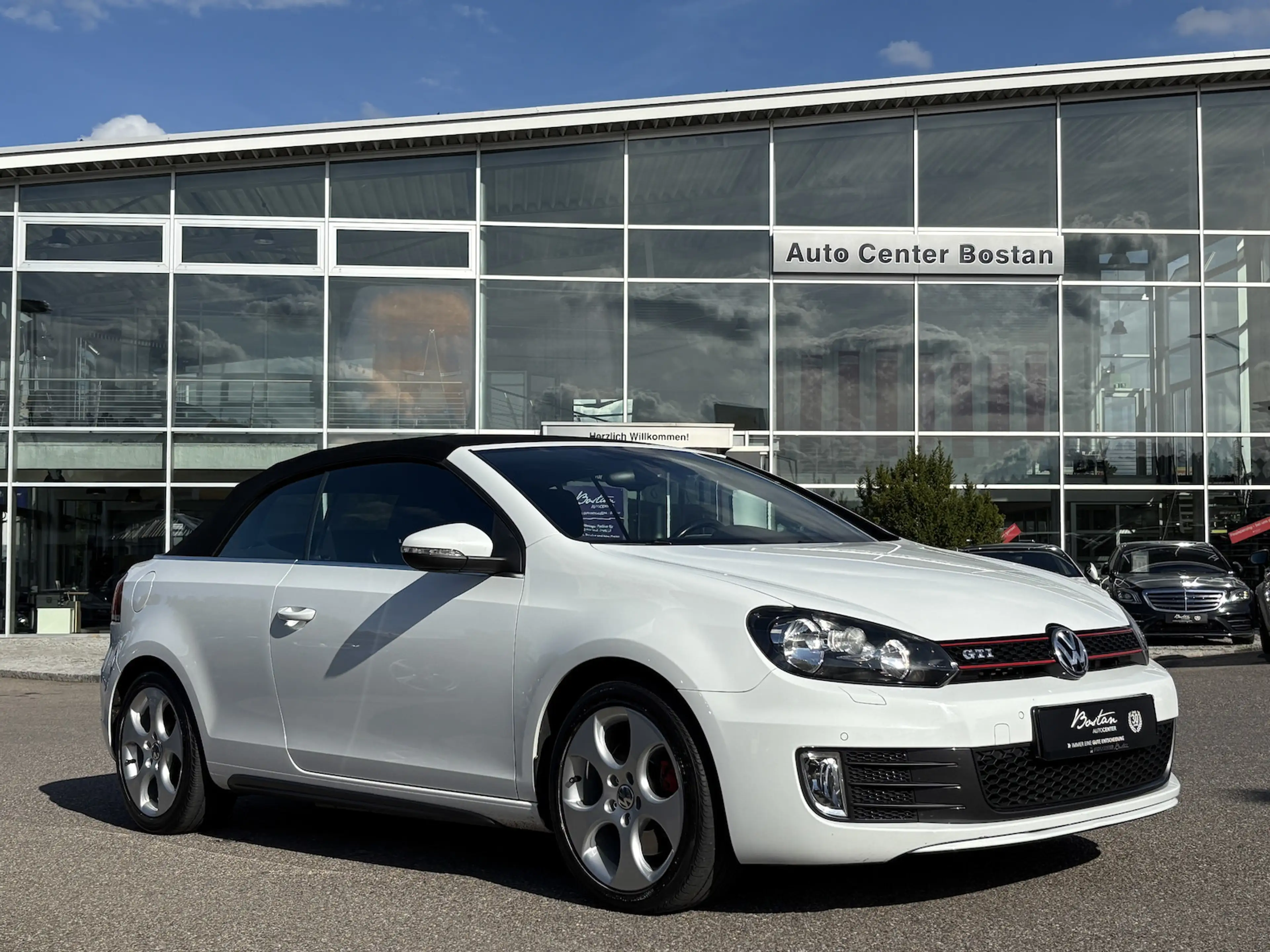Volkswagen Golf Cabriolet VI GTI DSG/AHK/SITZHEIZUNG/1.HAND — photo 9