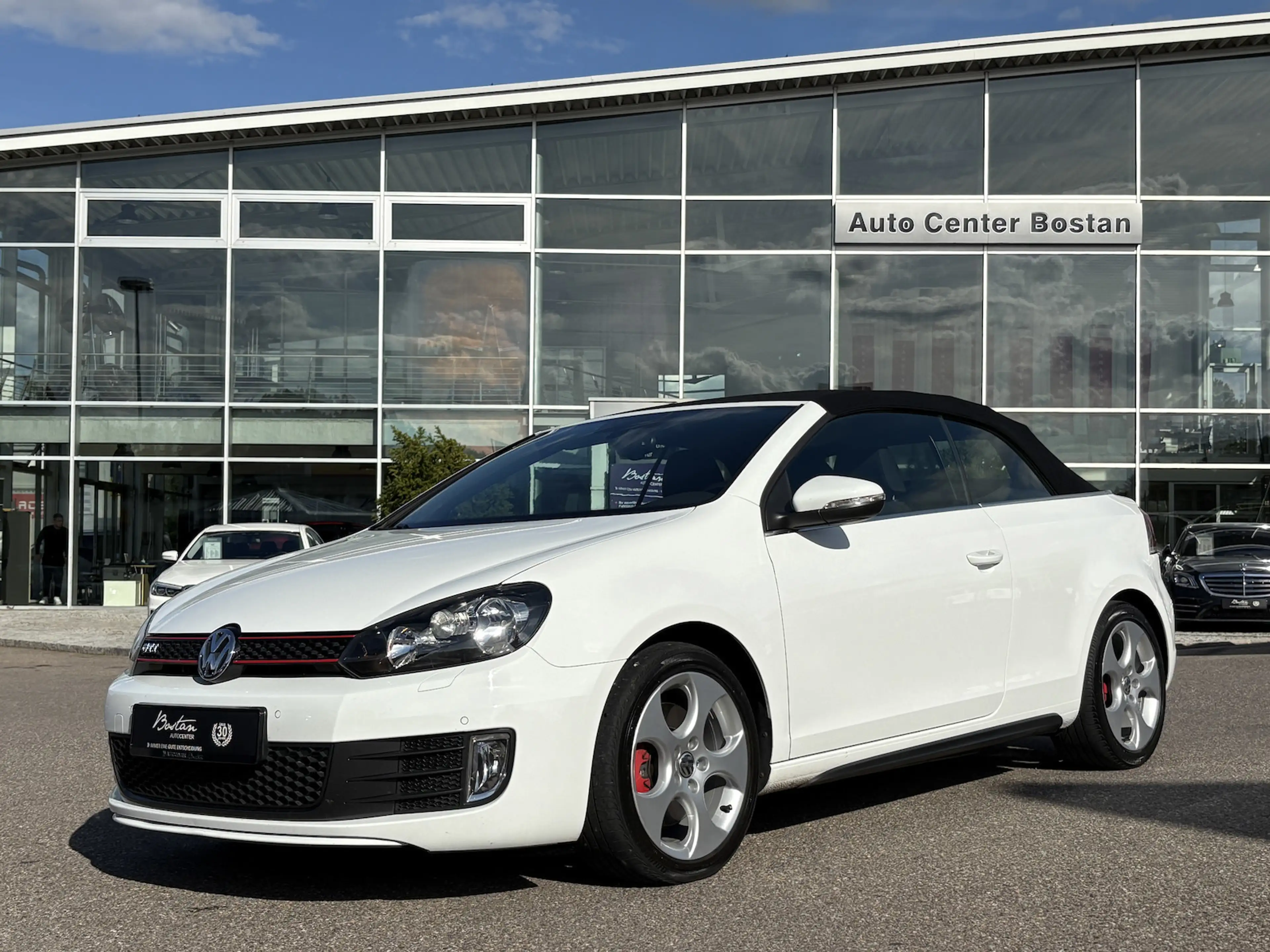 Volkswagen Golf Cabriolet VI GTI DSG/AHK/SITZHEIZUNG/1.HAND — photo 2
