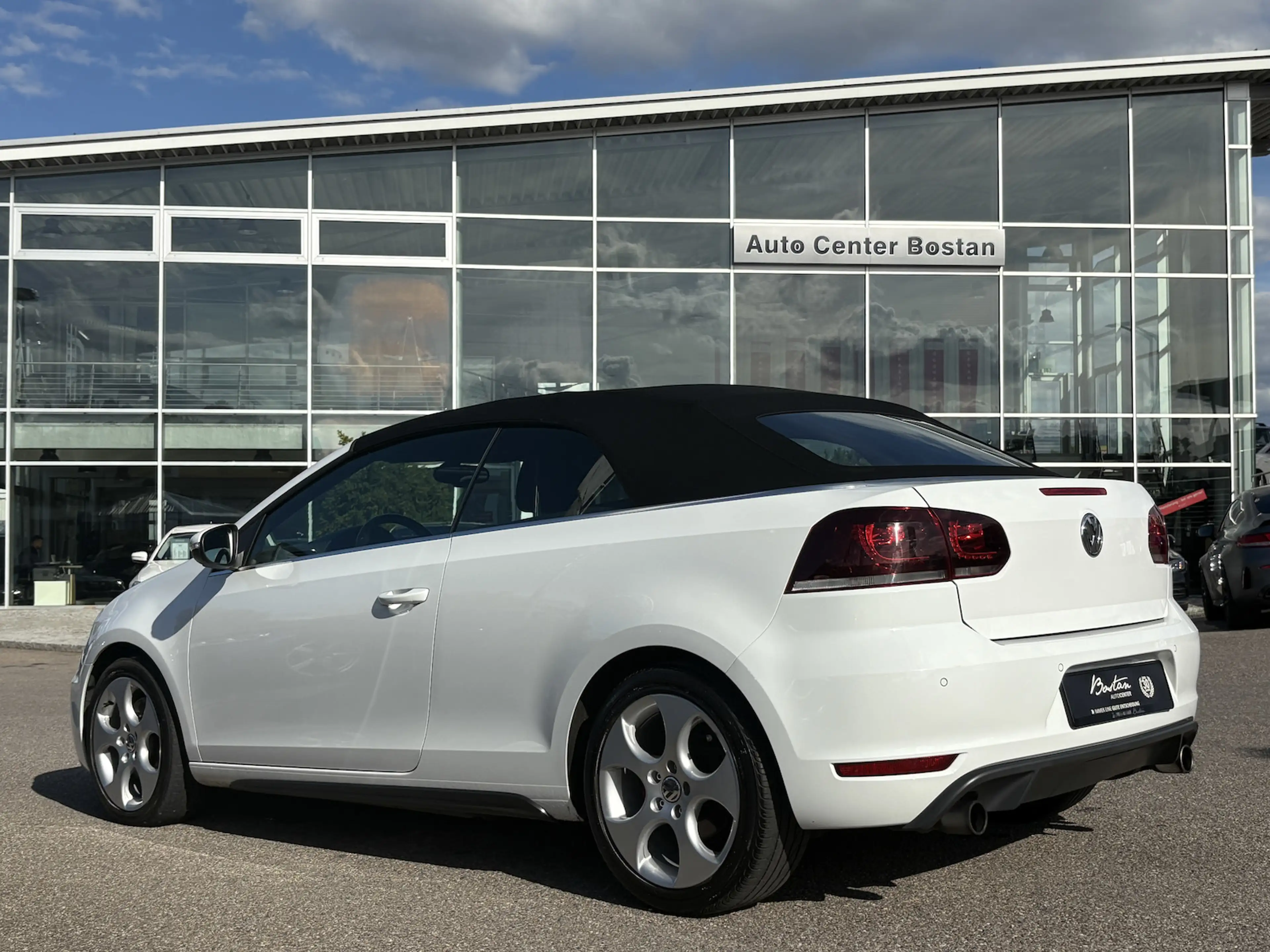 Volkswagen Golf Cabriolet VI GTI DSG/AHK/SITZHEIZUNG/1.HAND — photo 4