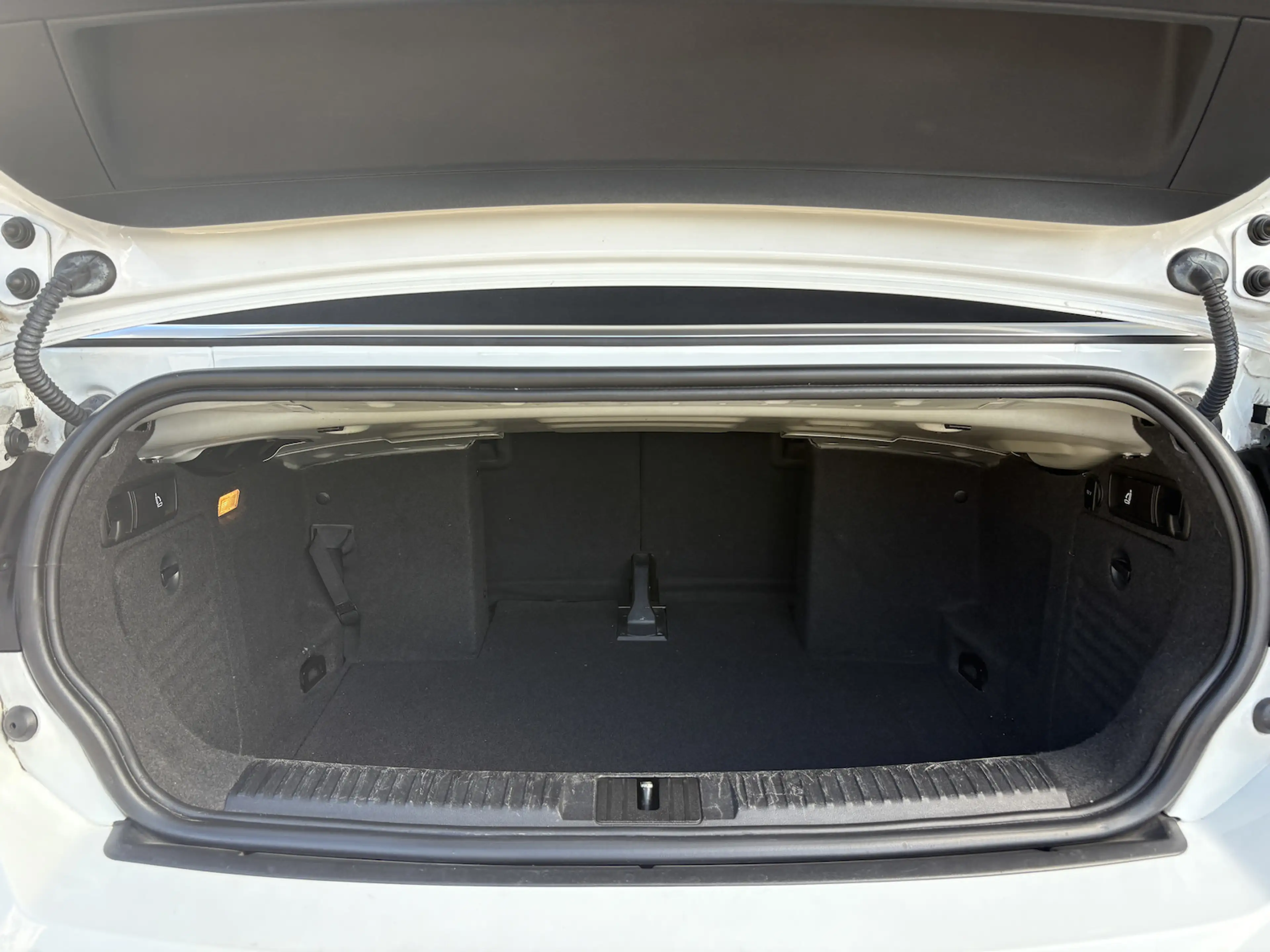 Volkswagen Golf Cabriolet VI GTI DSG/AHK/SITZHEIZUNG/1.HAND — photo 15
