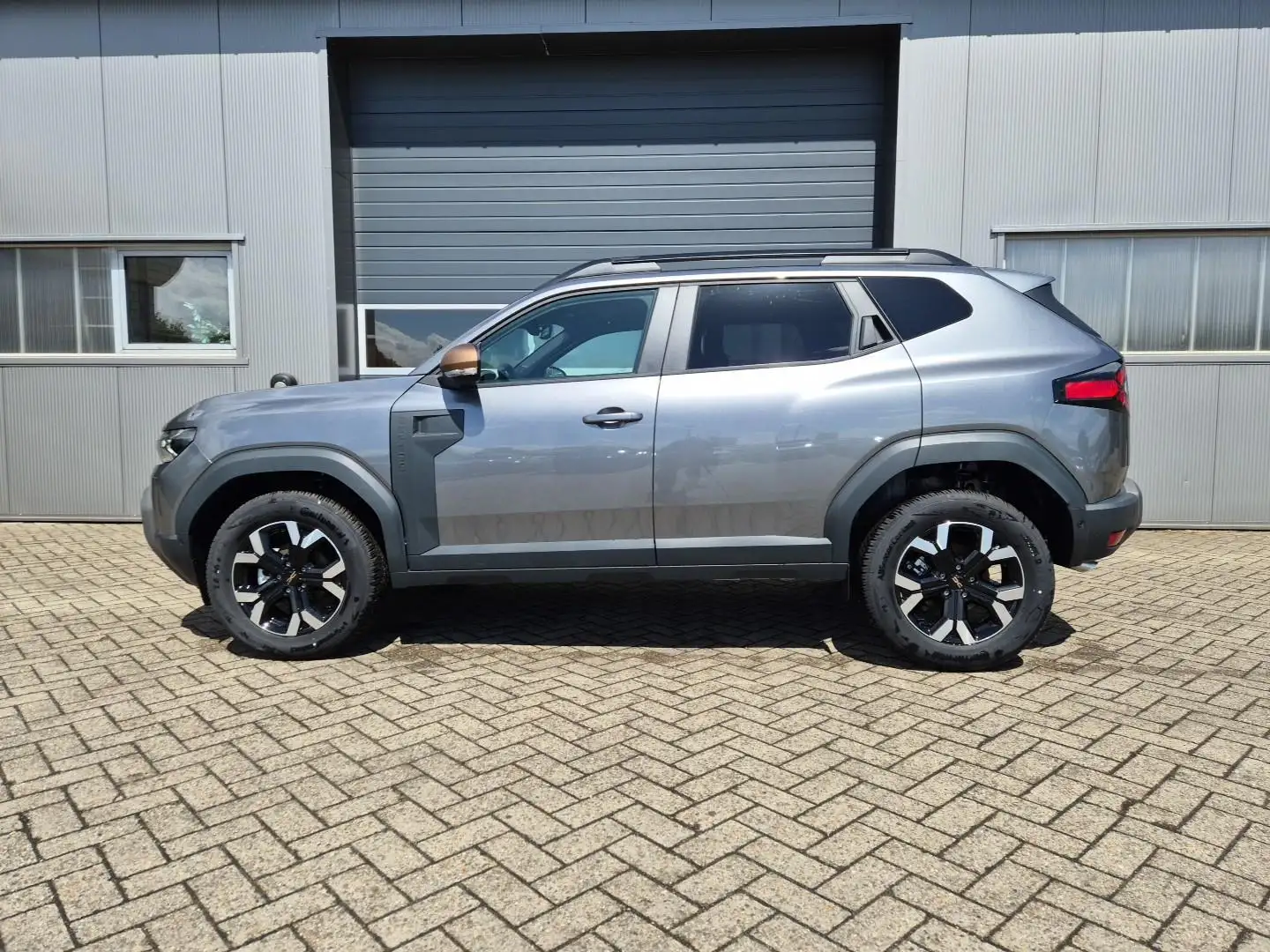 Dacia Duster Extreme 4x4 130PS 1.2 TCe Frontscheibe beheizb.... Grau - 2
