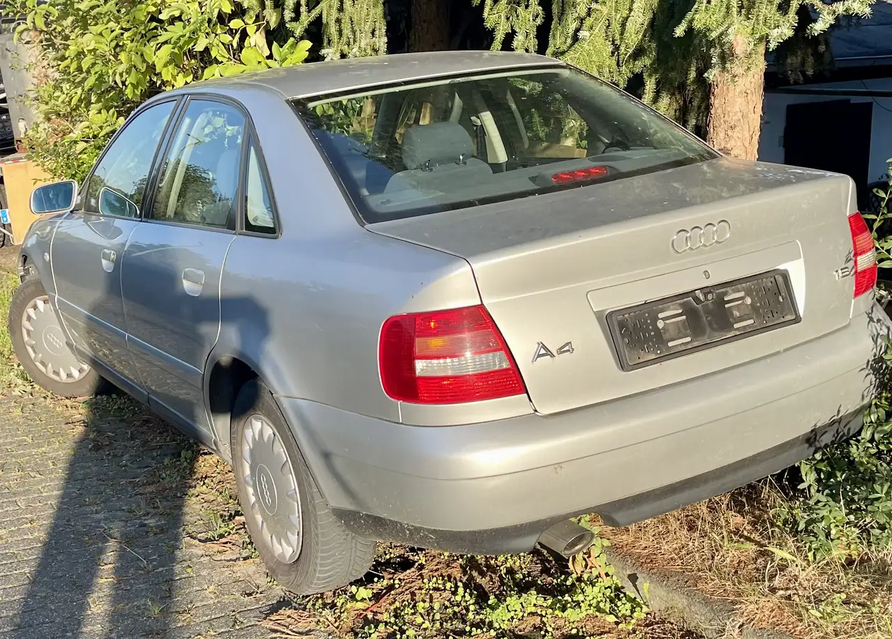 Audi A4 1.6, foto 4