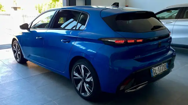Peugeot 308 view 5