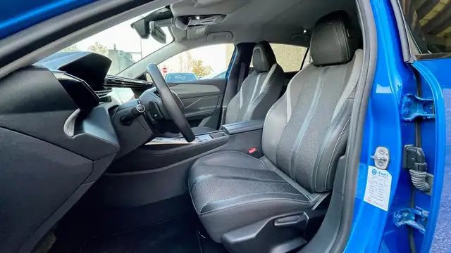 Peugeot 308 view 9