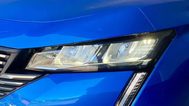 Peugeot 308 view 4