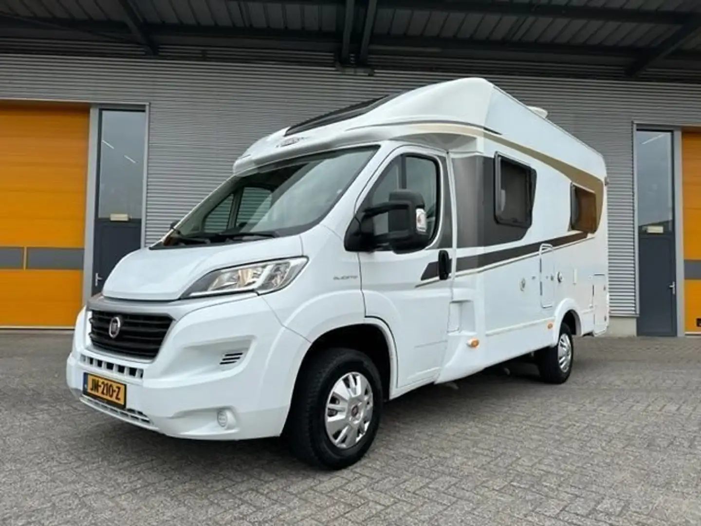 Carado T 135 Hymer Carado Camper Wit - 1