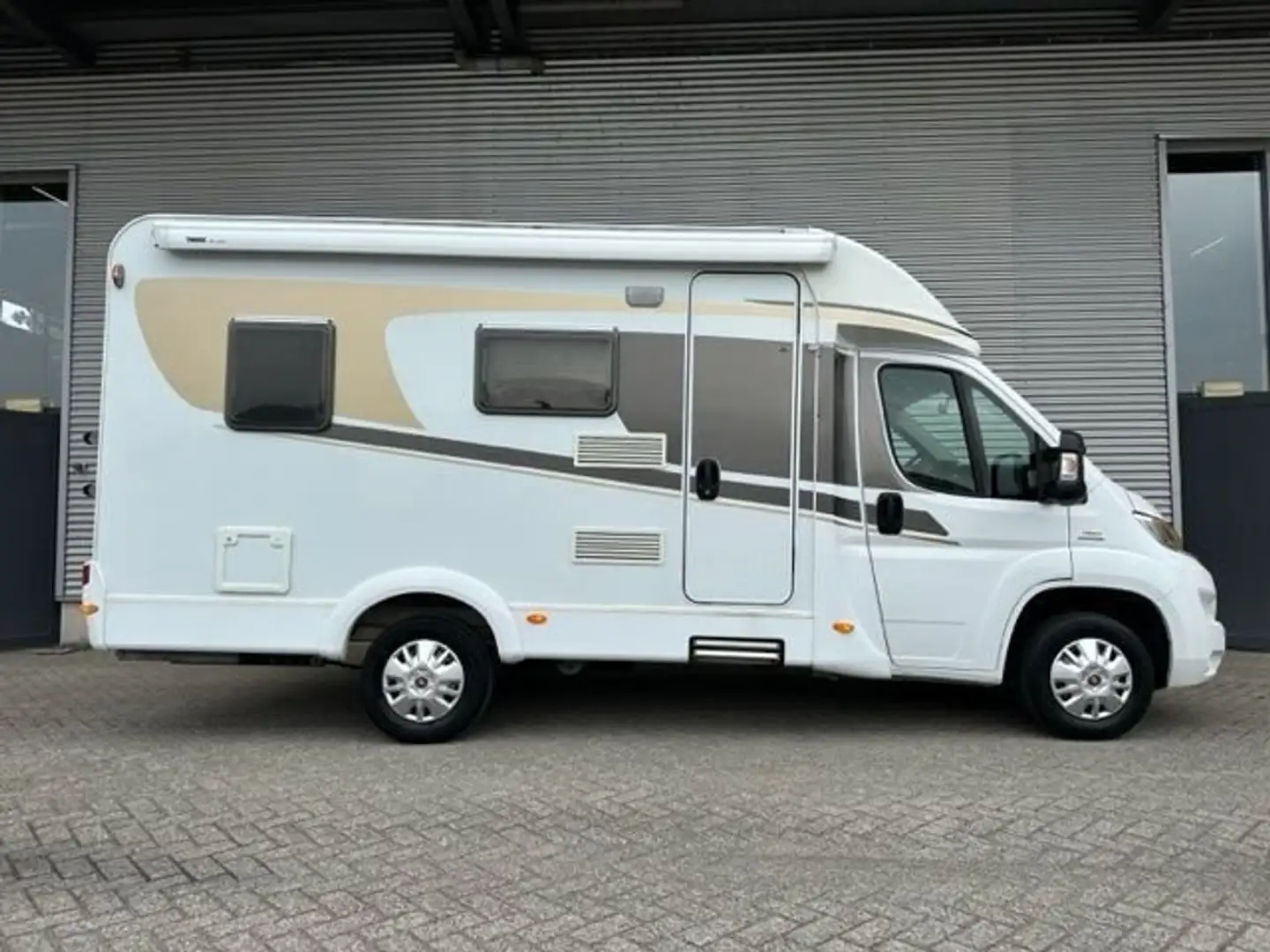 Carado T 135 Hymer Carado Camper Wit - 2