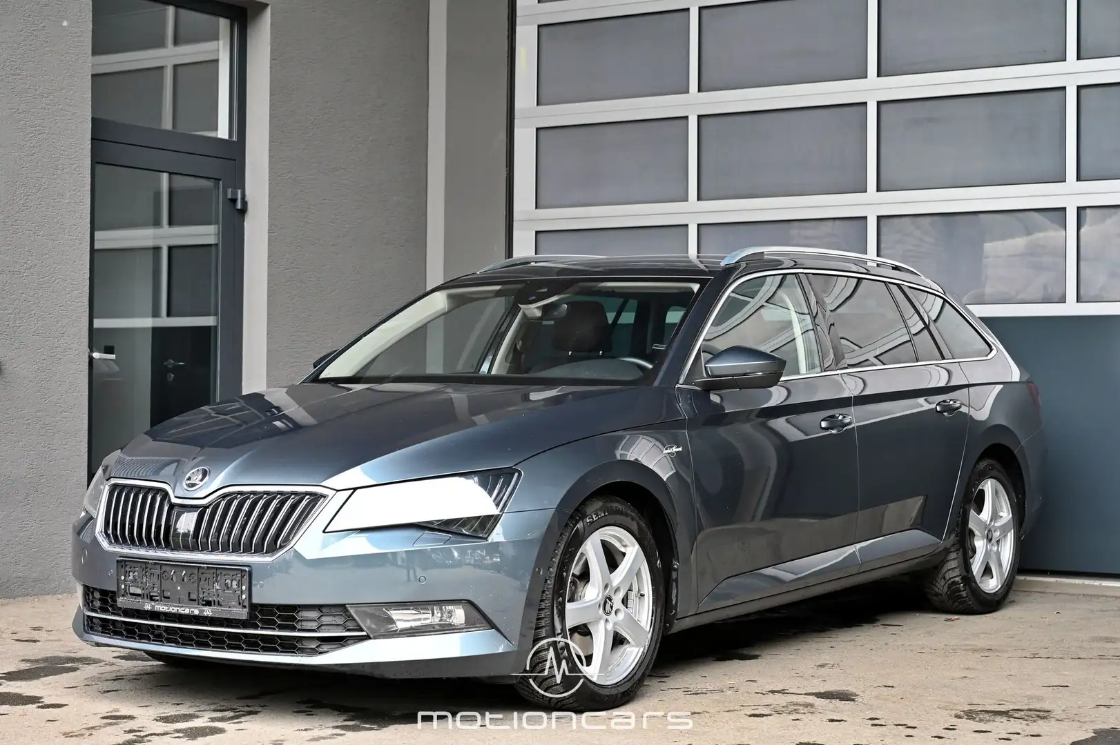 Skoda Superb 2.0 TDI Pickerl NEU Grau - 1