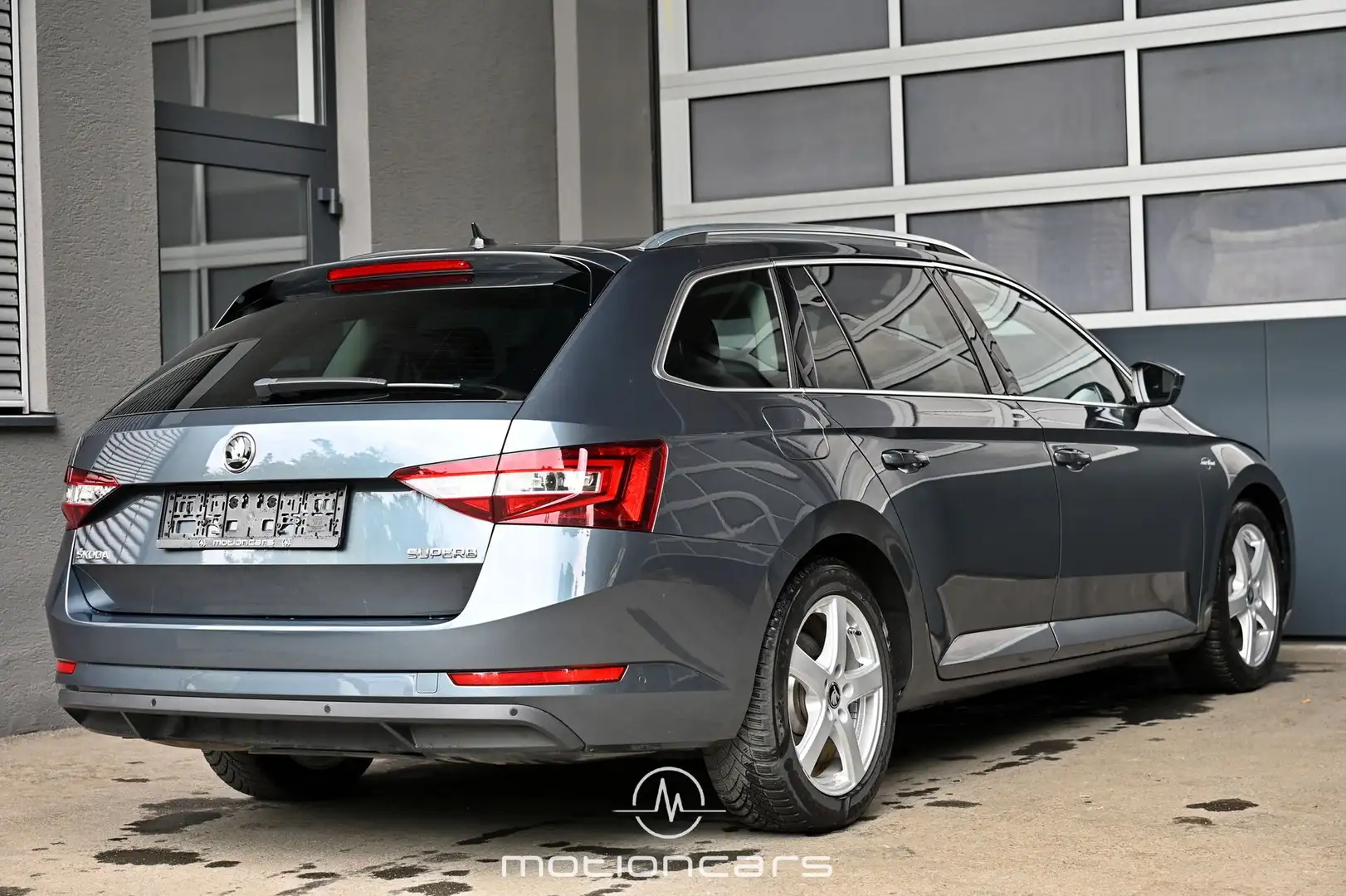 Skoda Superb 2.0 TDI Pickerl NEU Szary - 2