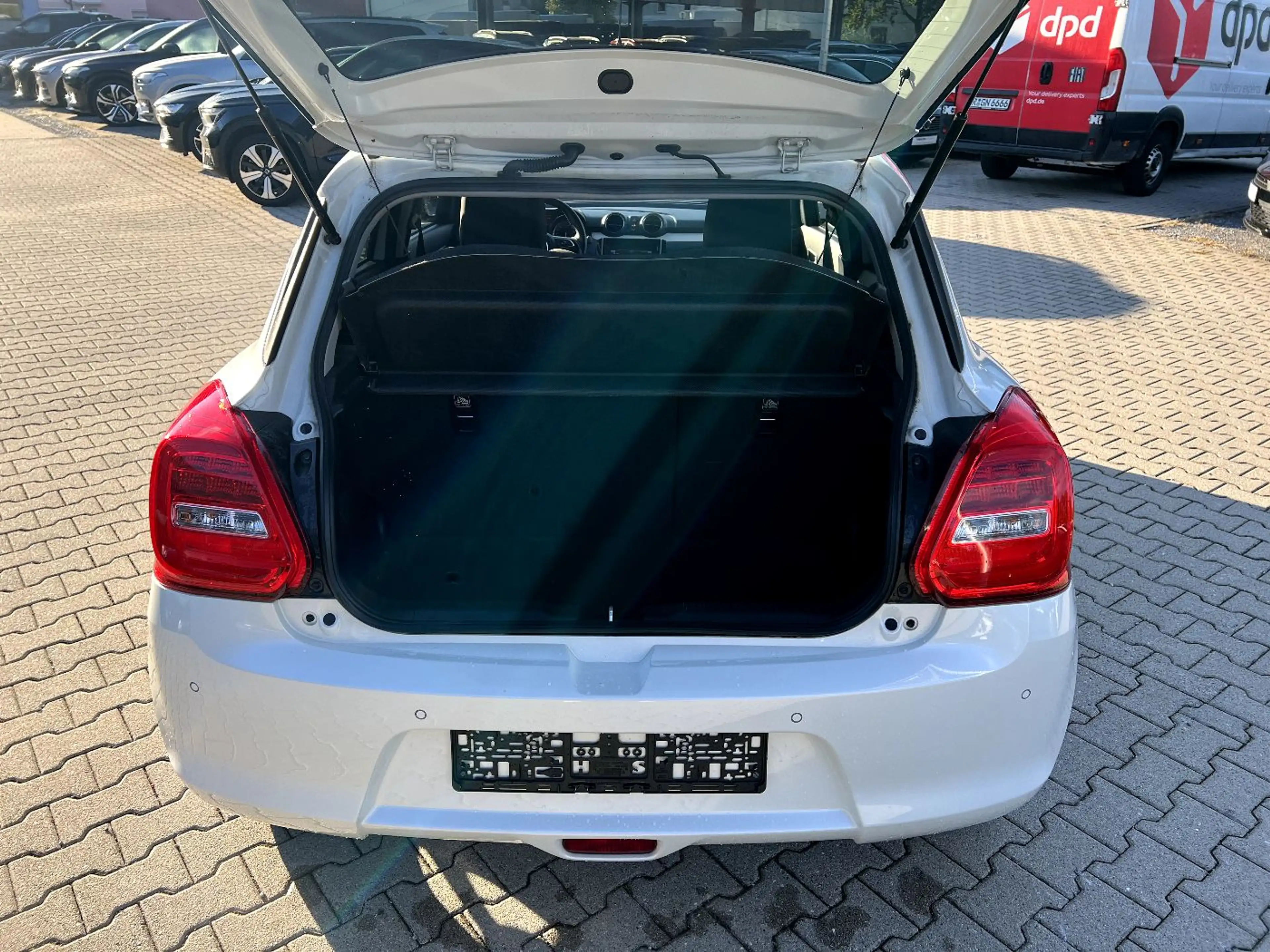 Suzuki Swift 1.2 Dualjet SHVS Comfort LED Kamera Sitzh. — photo 7