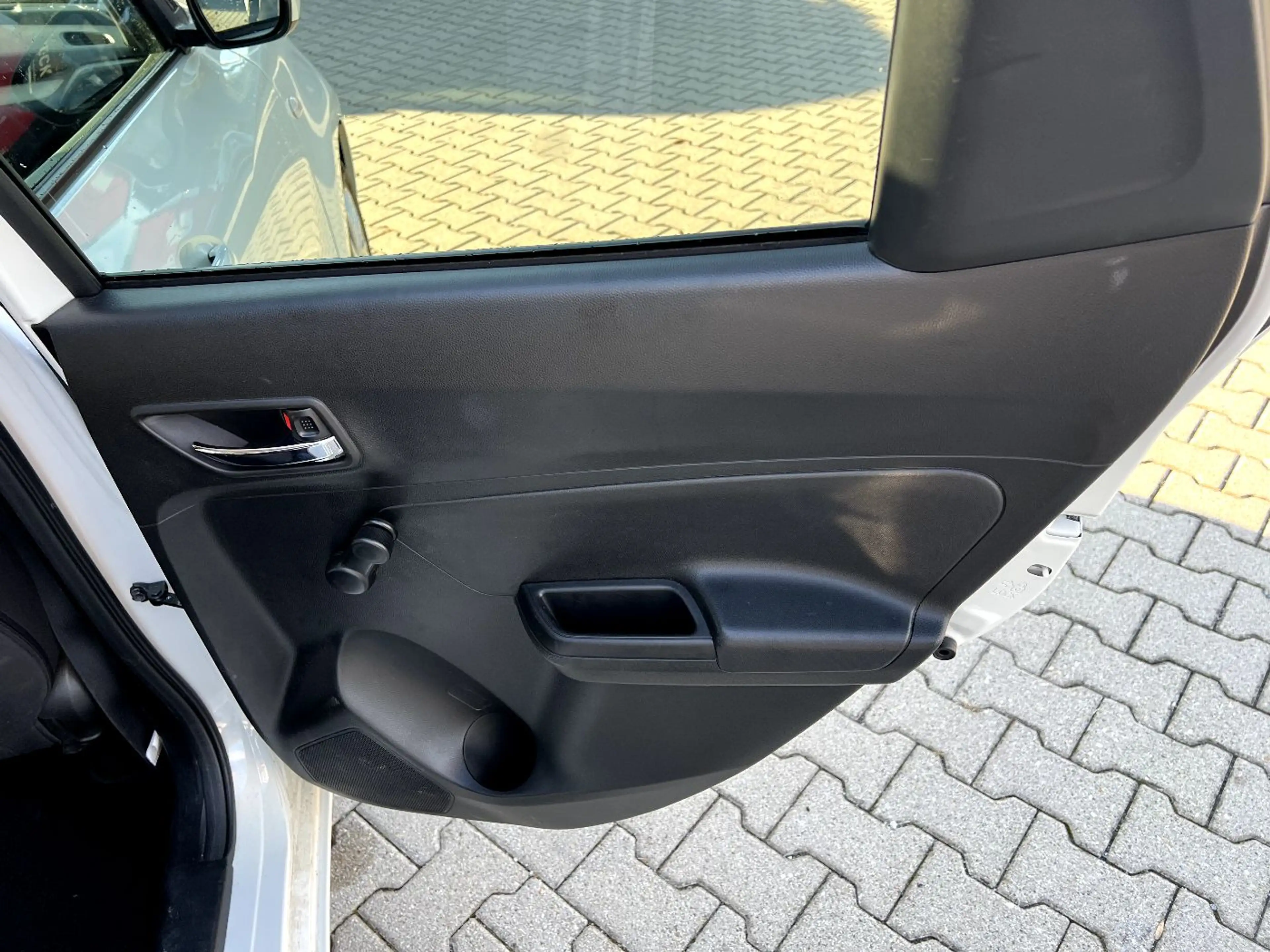 Suzuki Swift 1.2 Dualjet SHVS Comfort LED Kamera Sitzh. — photo 14