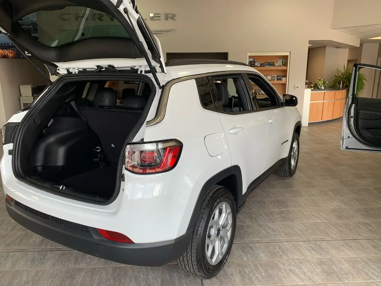 Jeep Compass снимка Jeep Compass