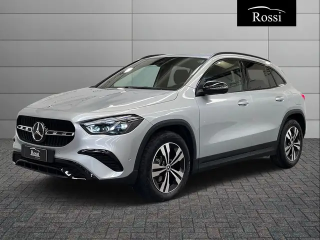 Mercedes-Benz GLA 200 d Automatic