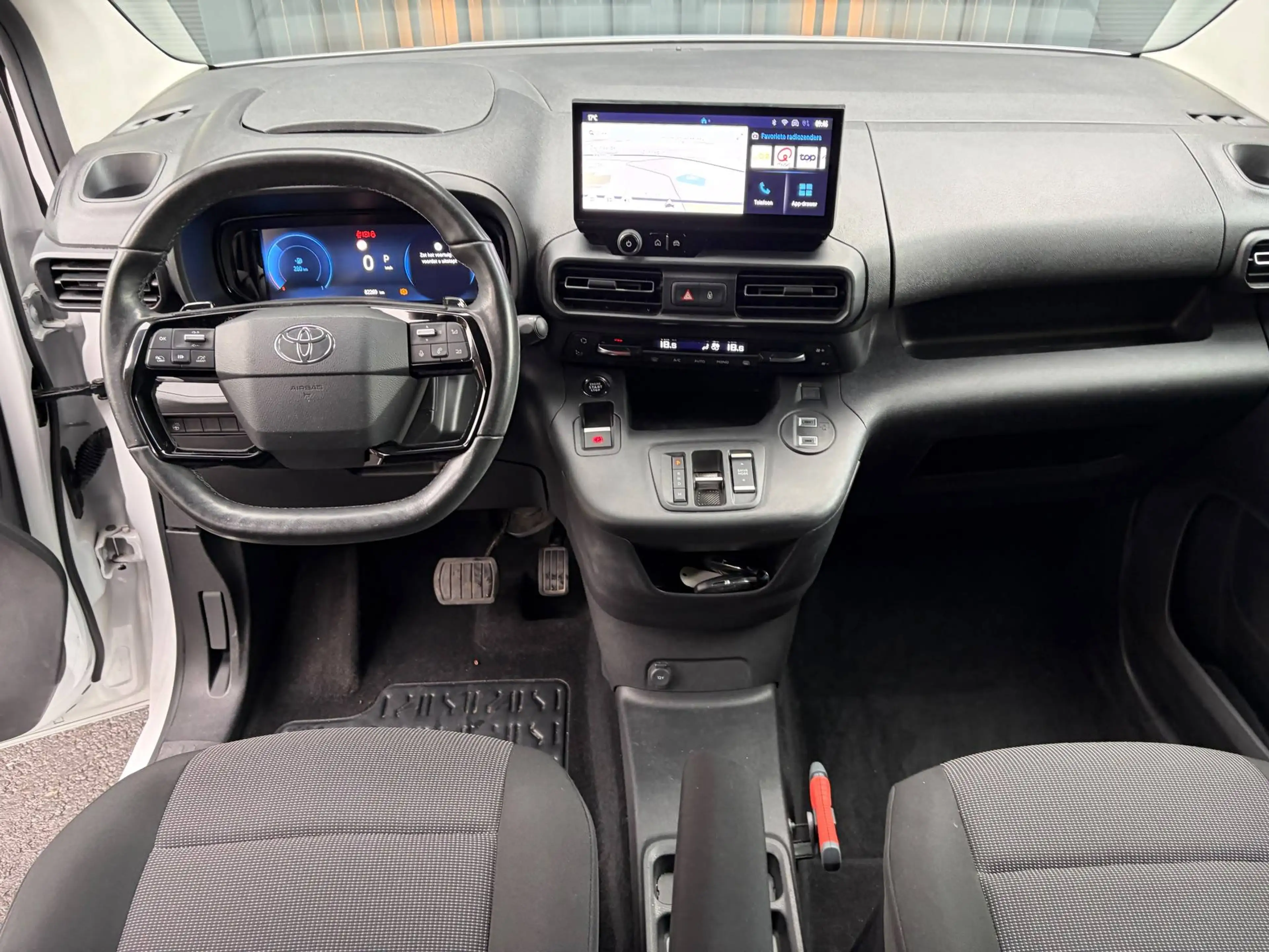 Toyota Proace Proace City 1.5 D-4D Tech Pack + TOYOTA GARANTIE + TREKHAAK + FULL OPTION — photo 7