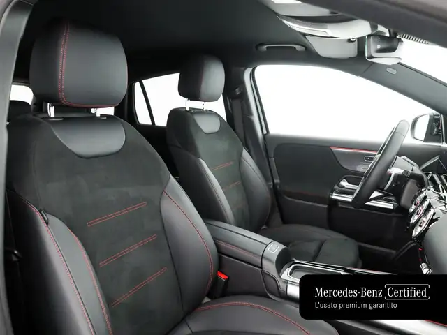Mercedes-Benz GLA view 10