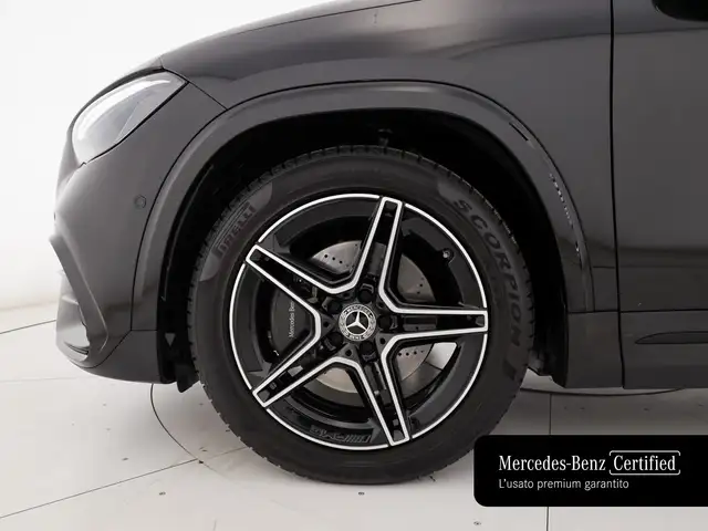 Mercedes-Benz GLA view 7