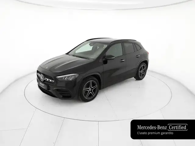 Mercedes-Benz GLA view 2