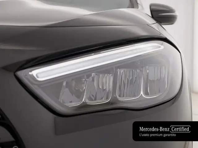Mercedes-Benz GLA view 8