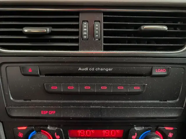 Audi A4 Avant view 14