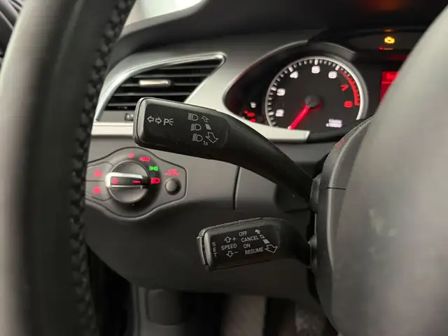 Audi A4 Avant view 8