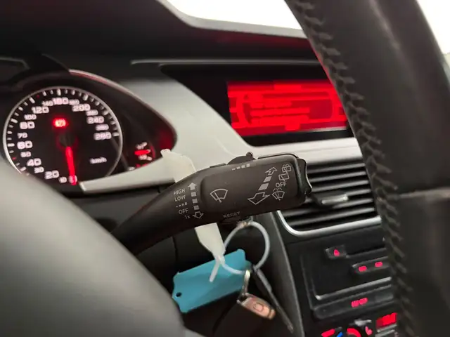 Audi A4 Avant view 12