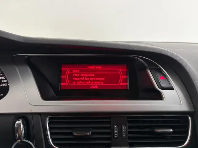 Audi A4 Avant view 13