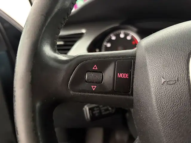 Audi A4 Avant view 9