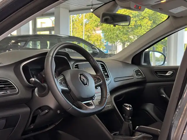 Renault Megane view 14