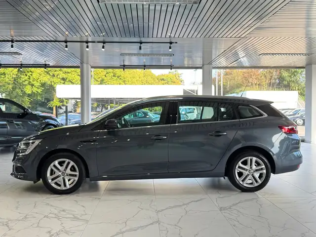 Renault Megane view 2