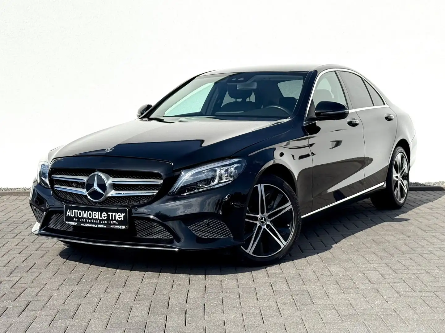 Mercedes-Benz C 220 d 4Matic Lim. /NAVI/LED/360°CAM/GARANTIE crna - 1