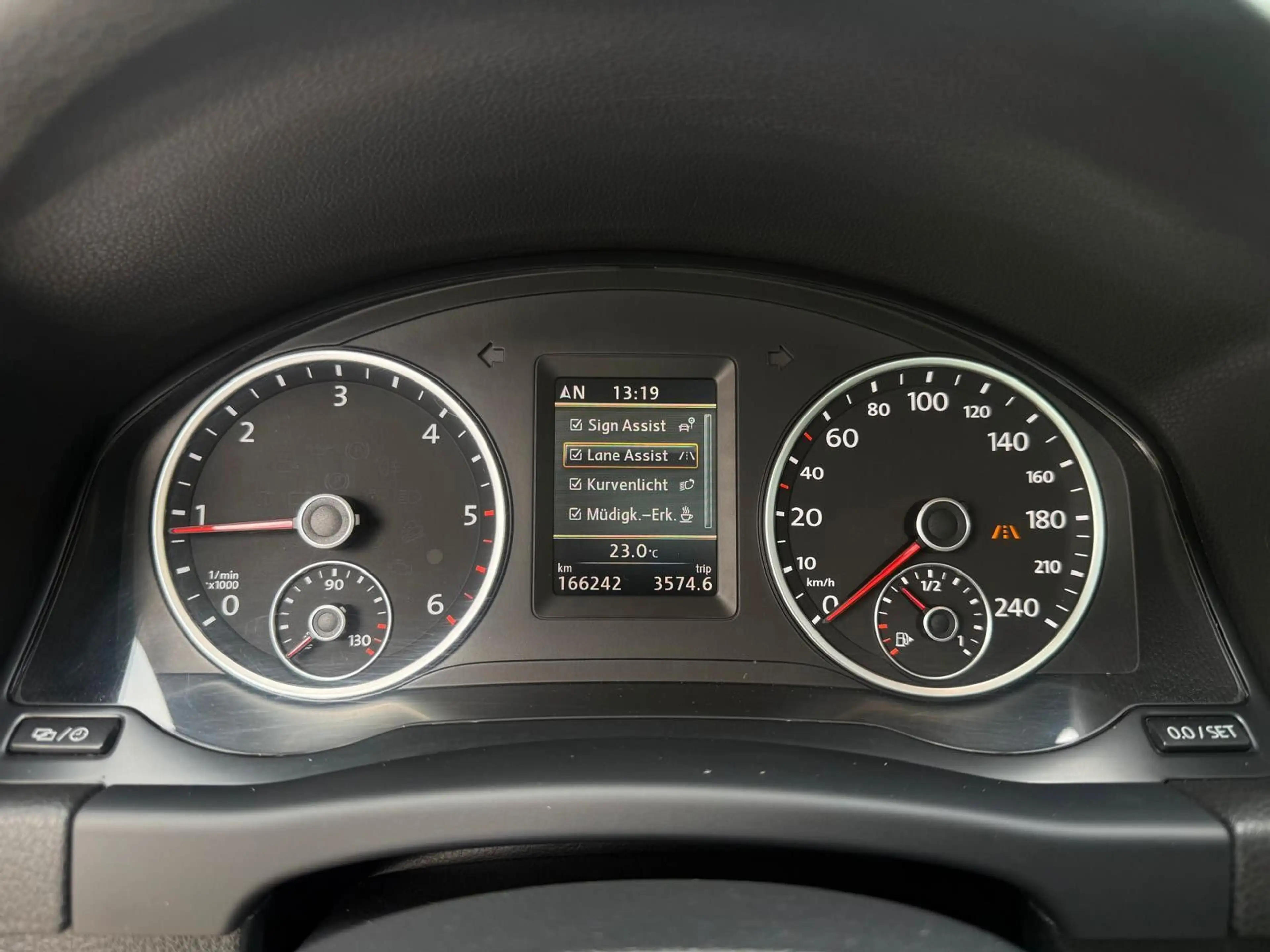 Volkswagen Tiguan Sport & Style 4Motion * PANO * STANDHEIZ* — photo 15