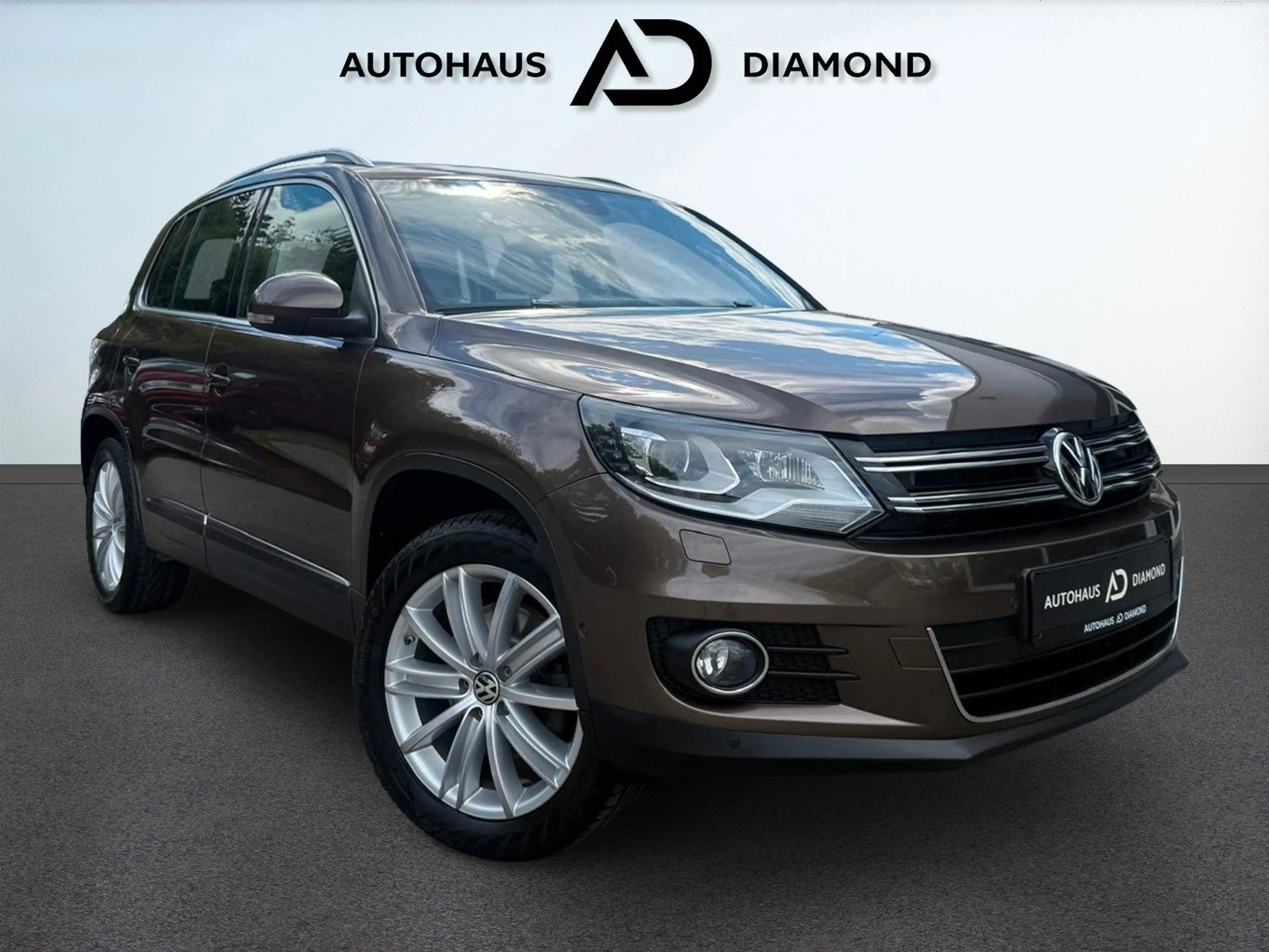Volkswagen Tiguan Sport & Style 4Motion * PANO * STANDHEIZ*