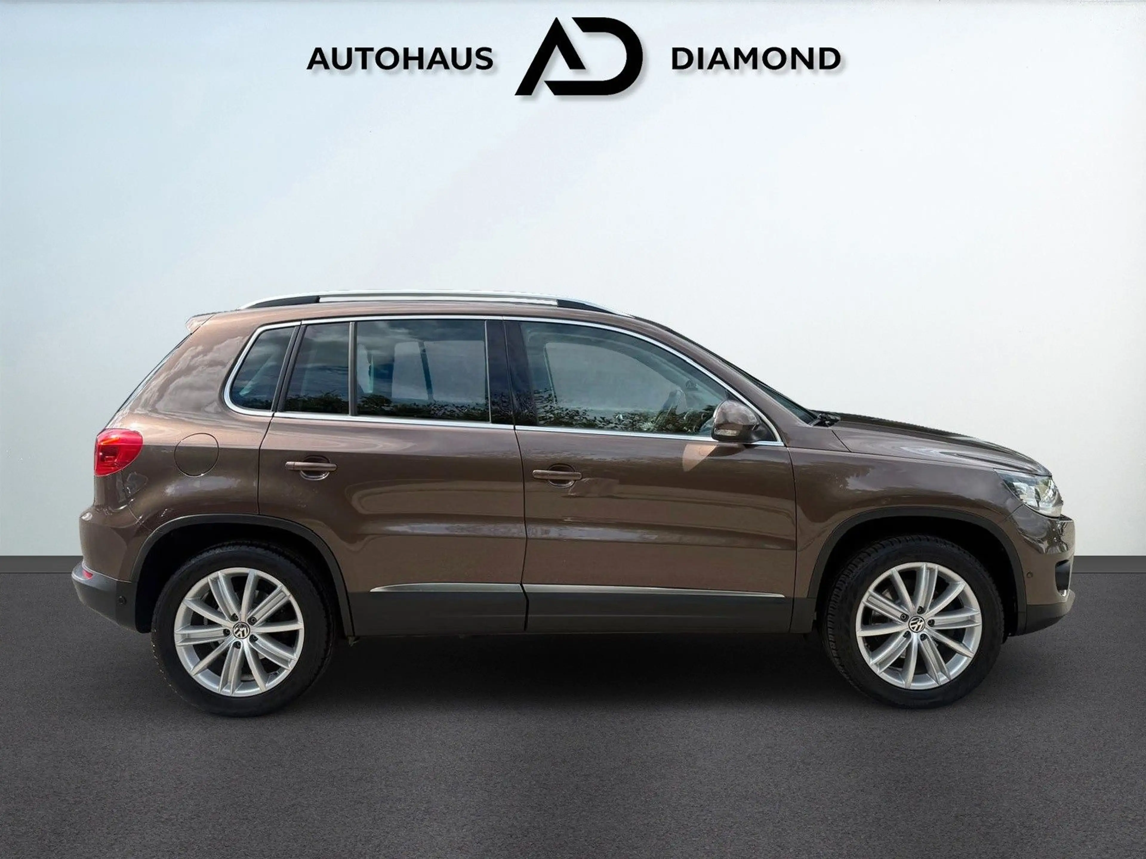 Volkswagen Tiguan Sport & Style 4Motion * PANO * STANDHEIZ* — photo 5